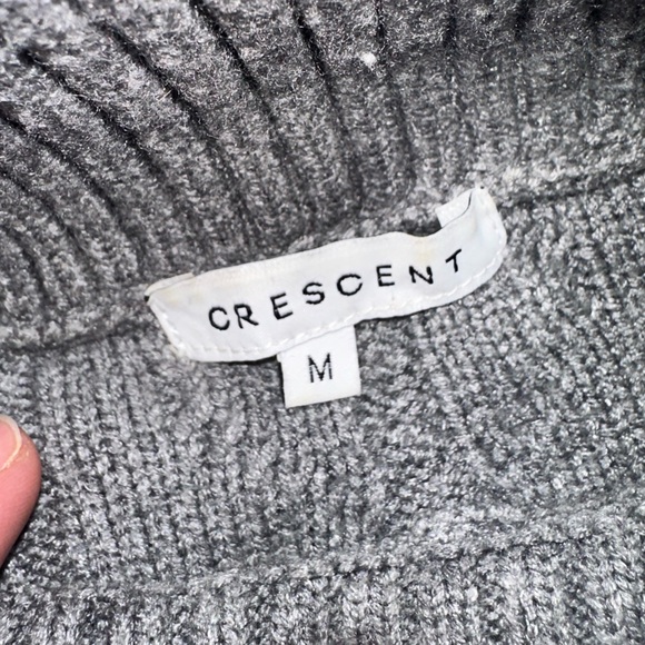 Chunky Knit Cropped Sweater - Picture 5 of 9